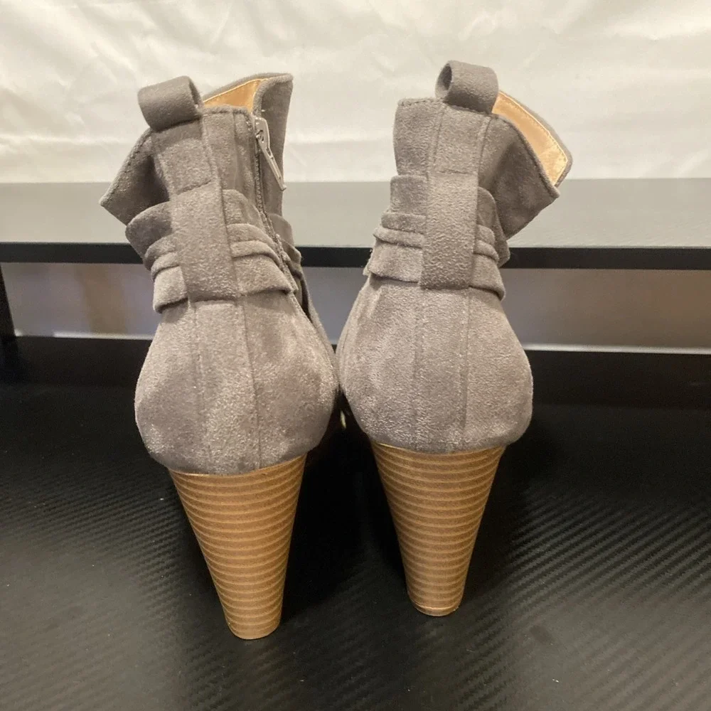 Journee Collection Womens‎ Shoes Size 8.5 Sabeena Grey Wedge Ankle Boots